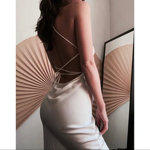 STONE COLD FOX SILK TEMPTATION GOWN BRIDAL FOR LOVE LEMONS HOUSE OF CB WEDDING - Picture 11 of 16